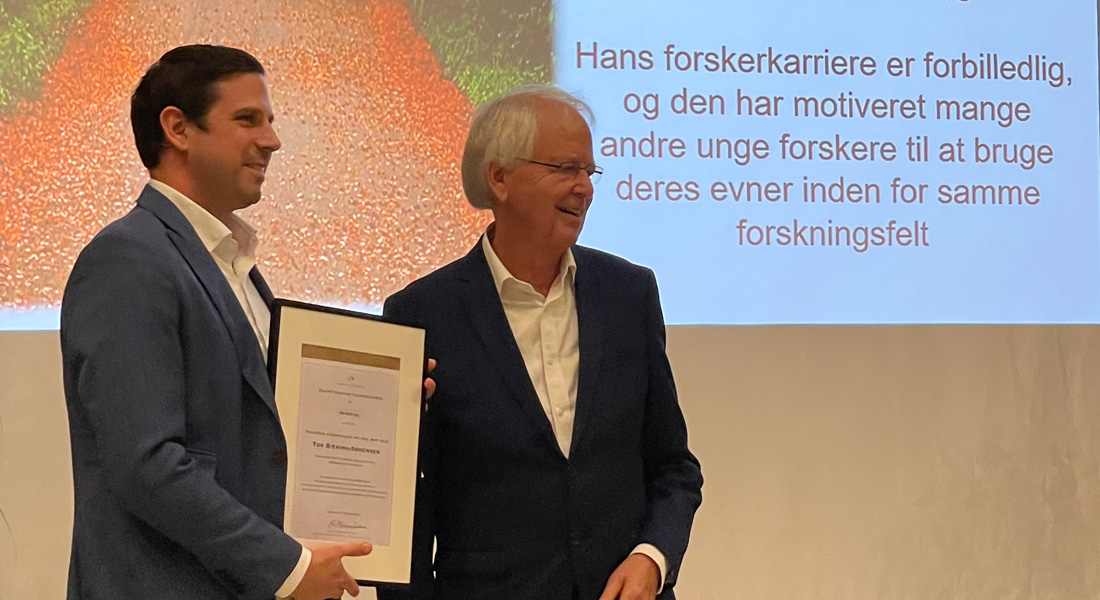 Tor recieves the Talent Prize.